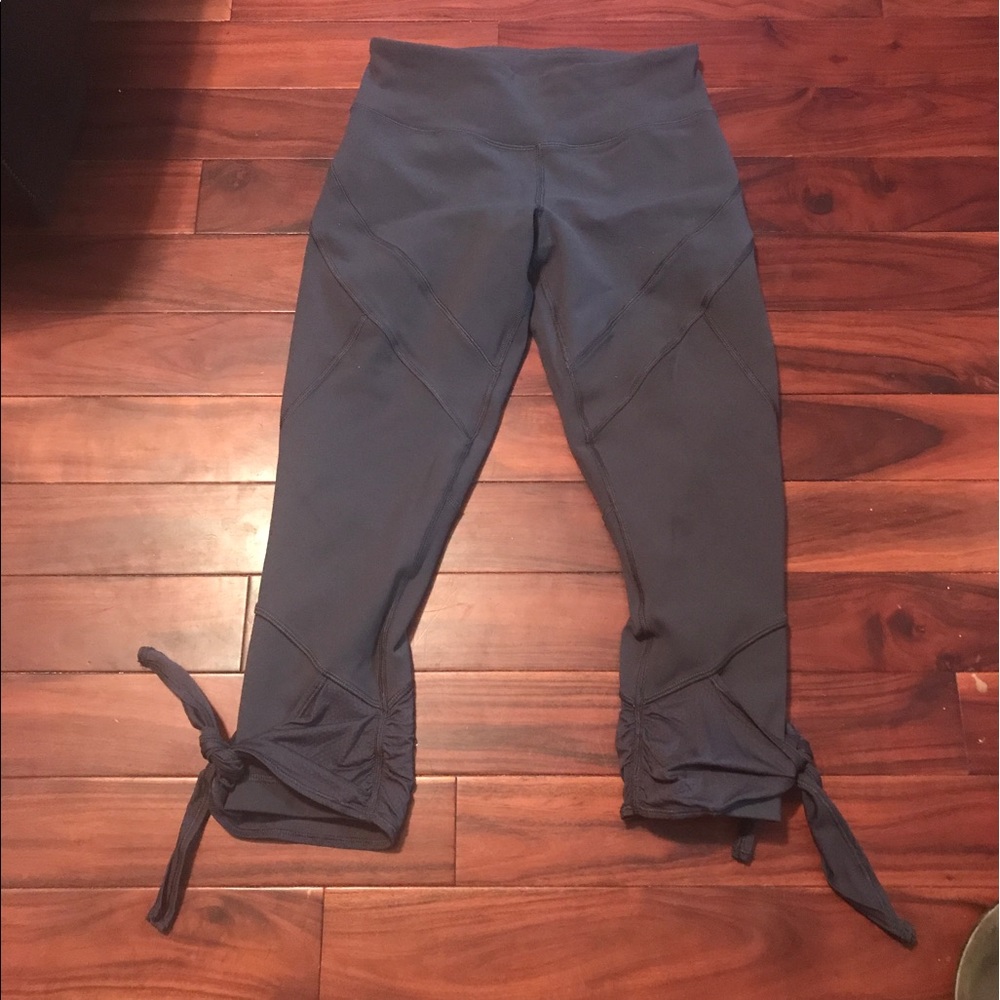 Lululemon size 4